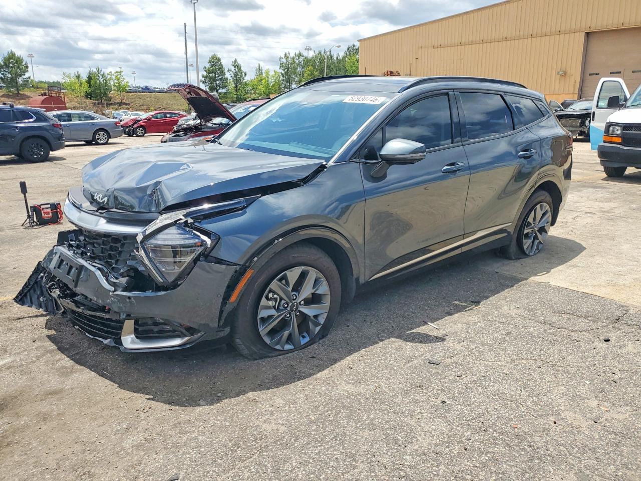Salvage Kia Sportage Image