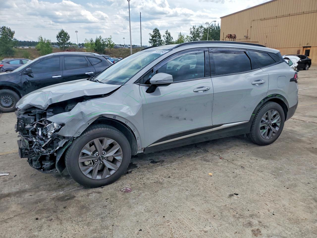 Salvage Kia Sportage Image