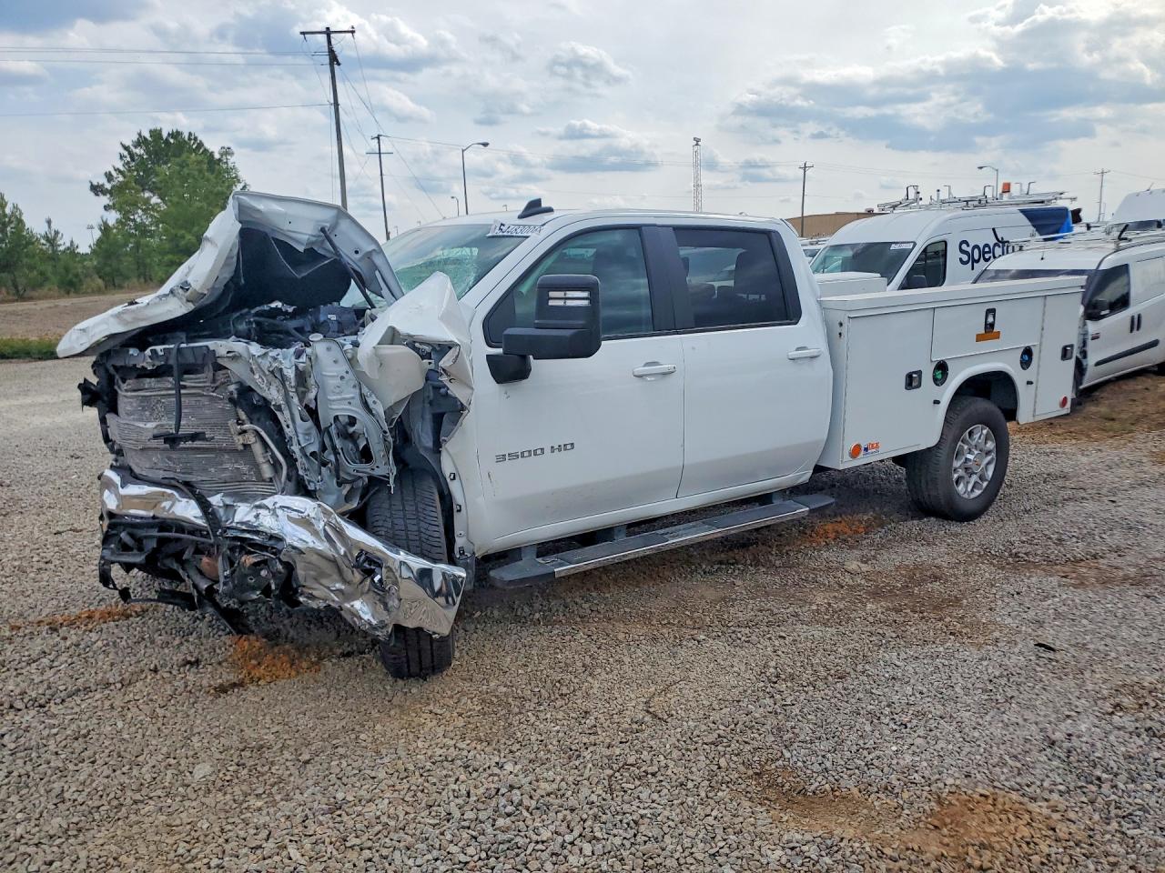 Salvage Chevrolet Silverado Image