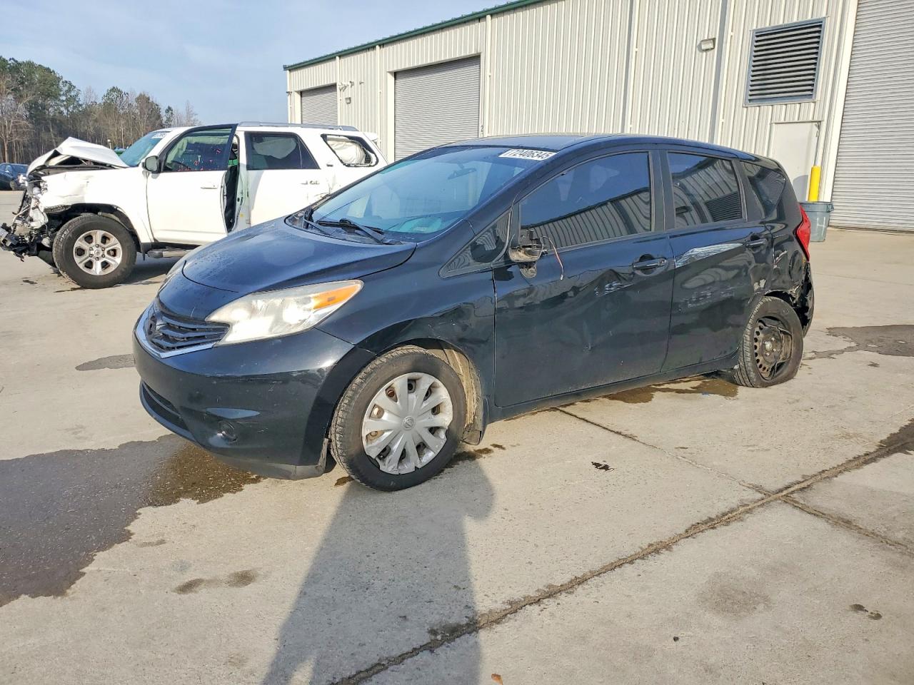 Salvage Nissan Versa Image