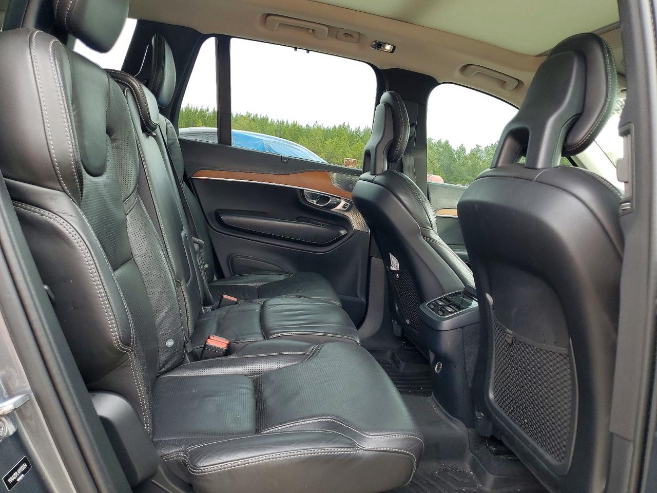 Volvo XC90 T6
