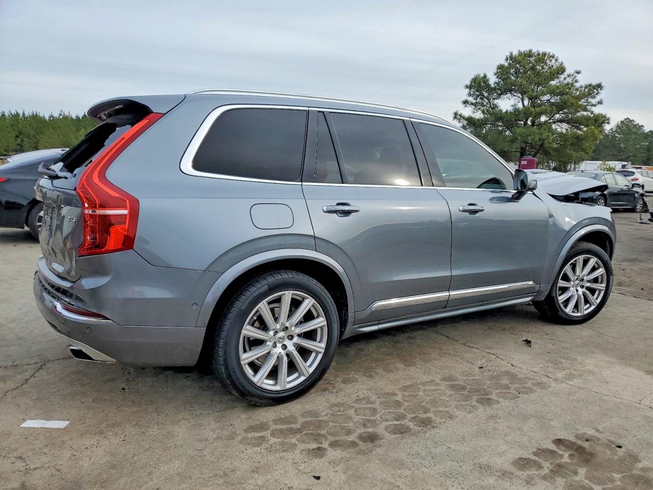 Volvo XC90 T6