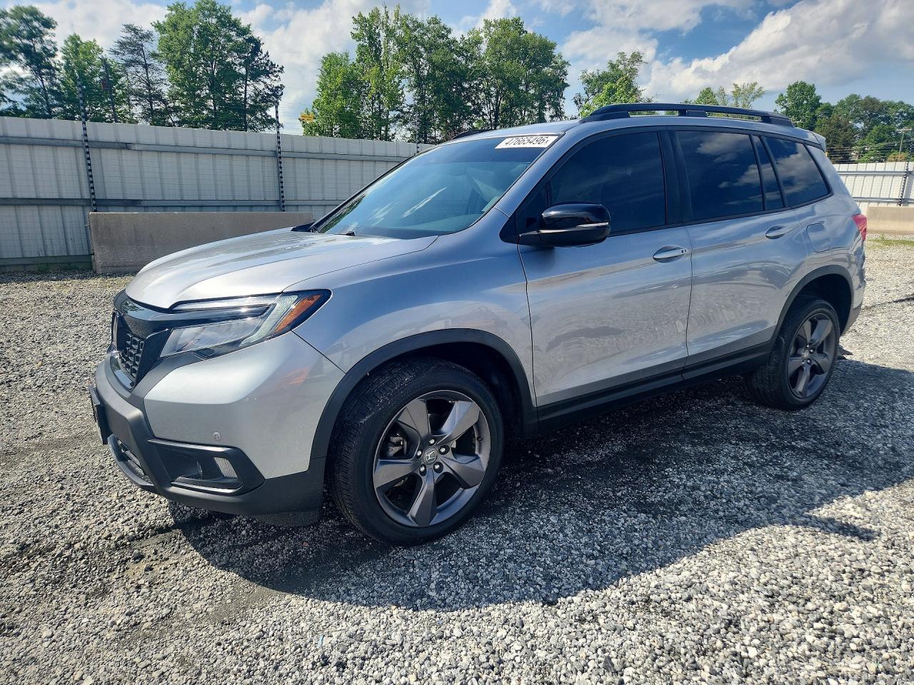 Salvage Honda Passport Image