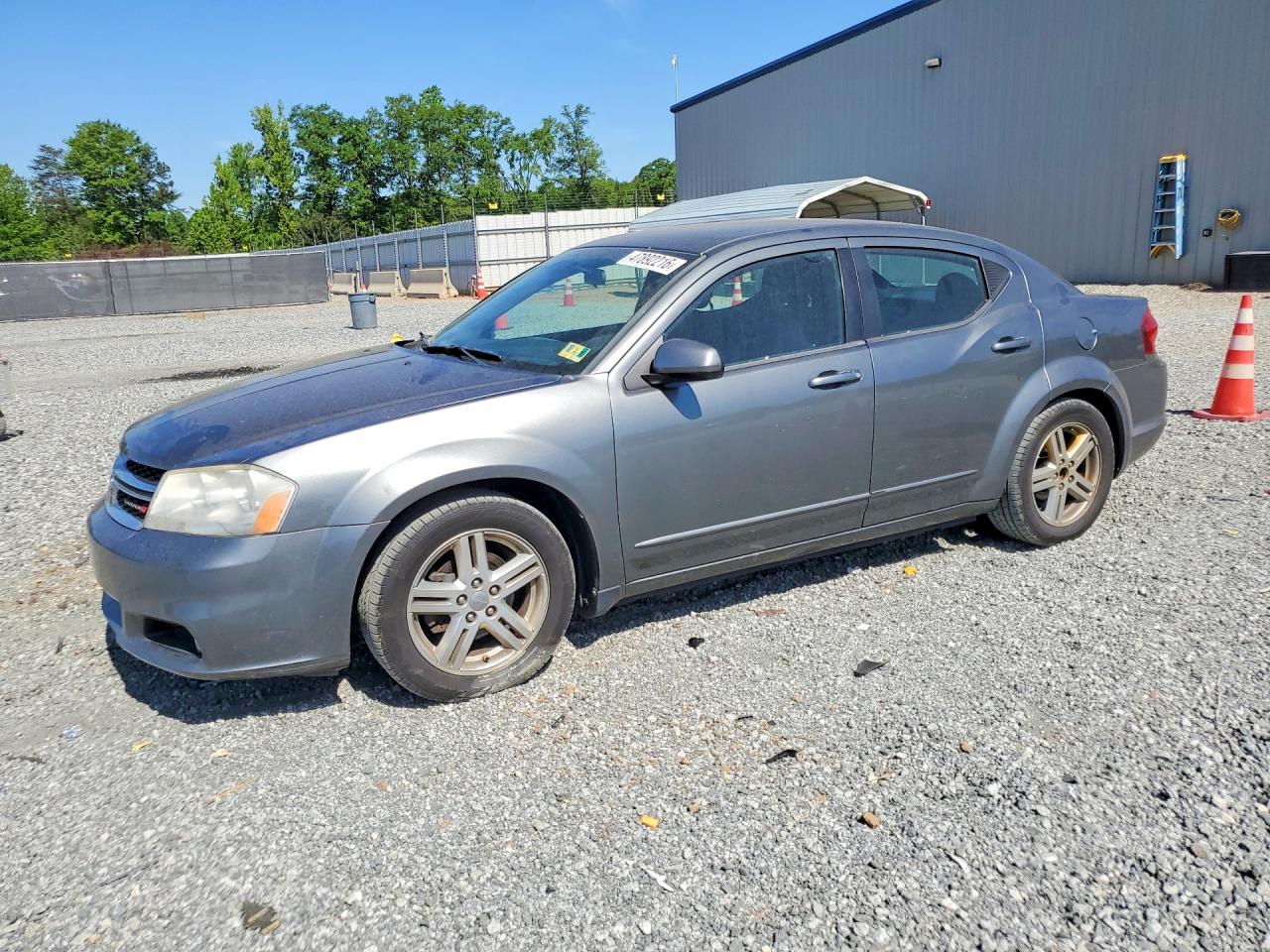 Salvage Dodge Avenger Image