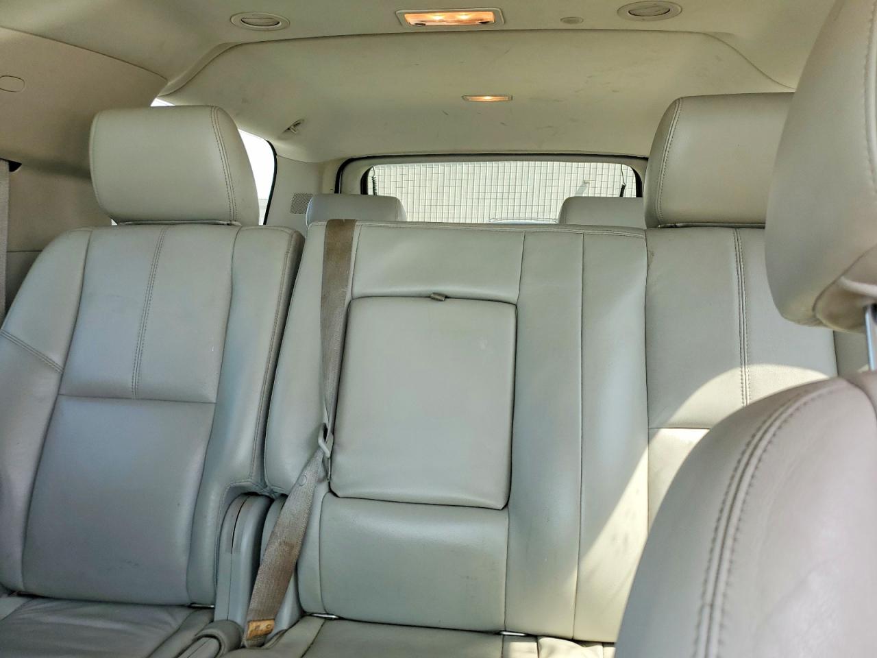 Chevrolet Suburban C1500 Lt