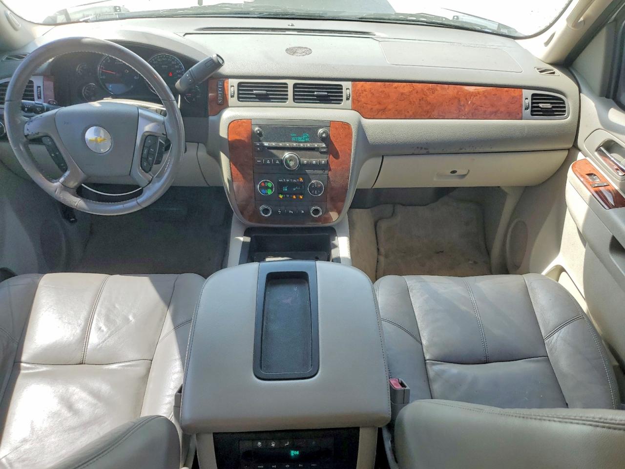 Chevrolet Suburban C1500 Lt