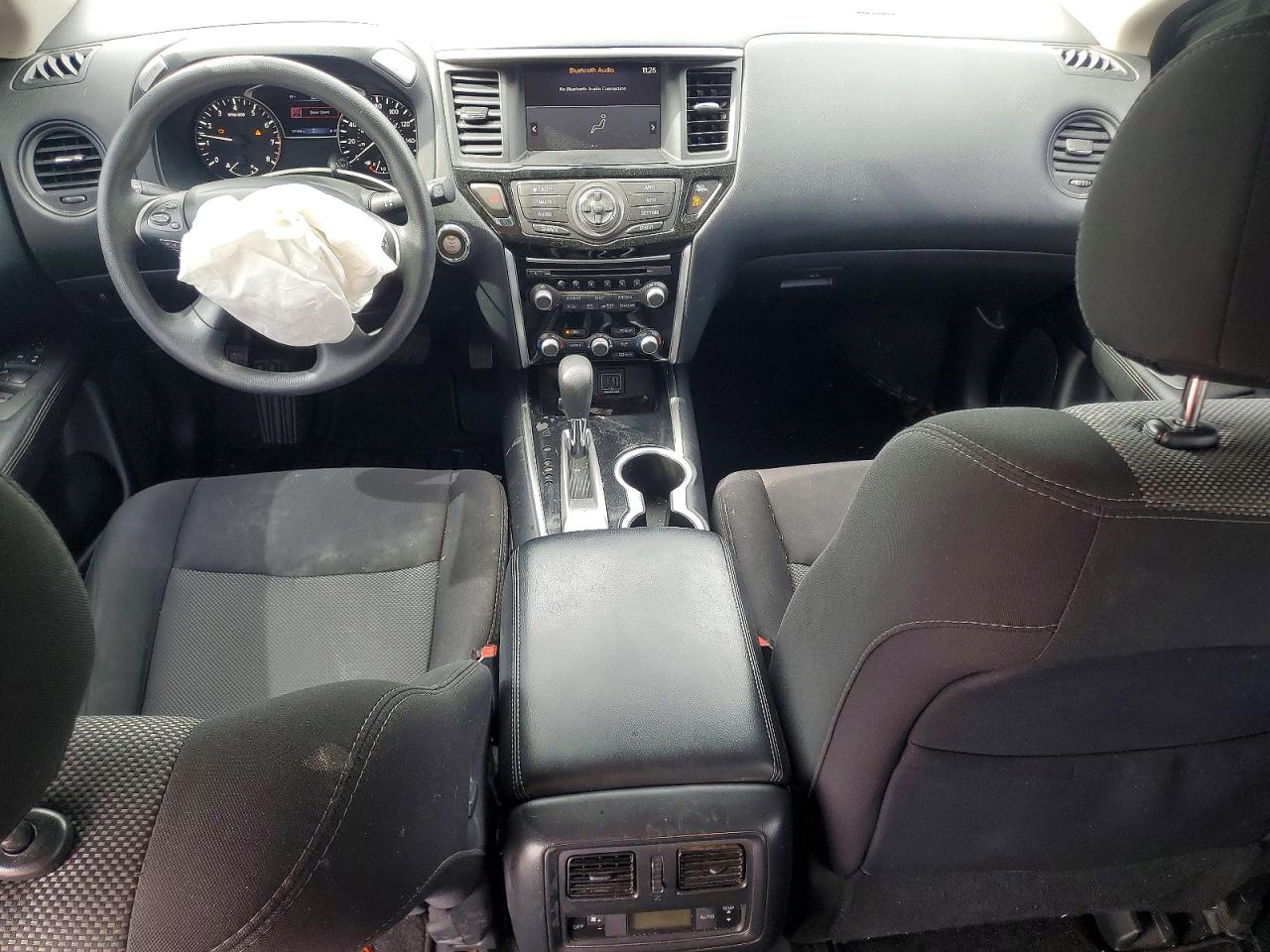 Nissan Pathfinder S