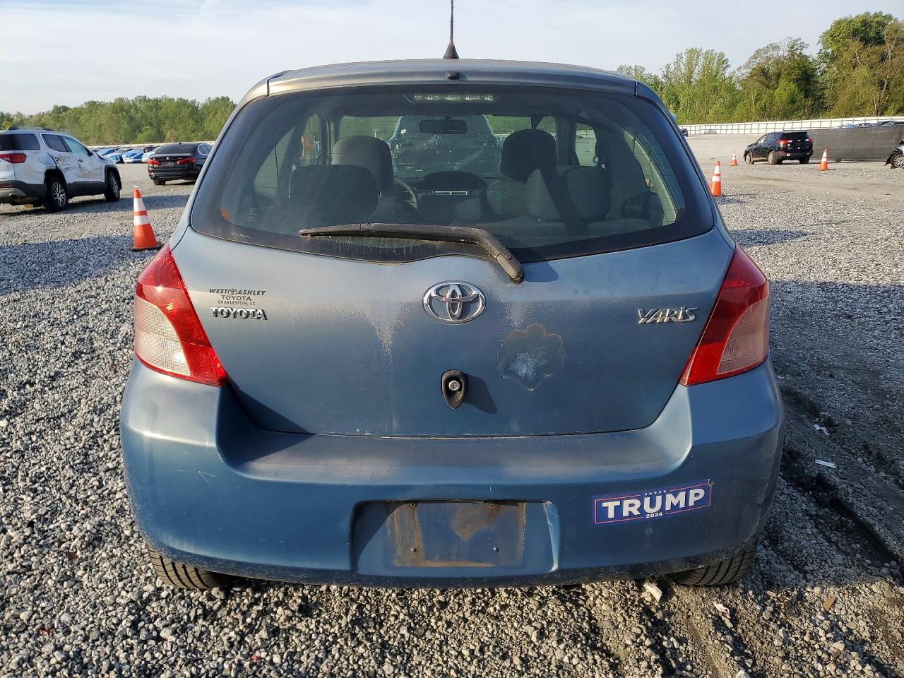 Toyota Yaris Base