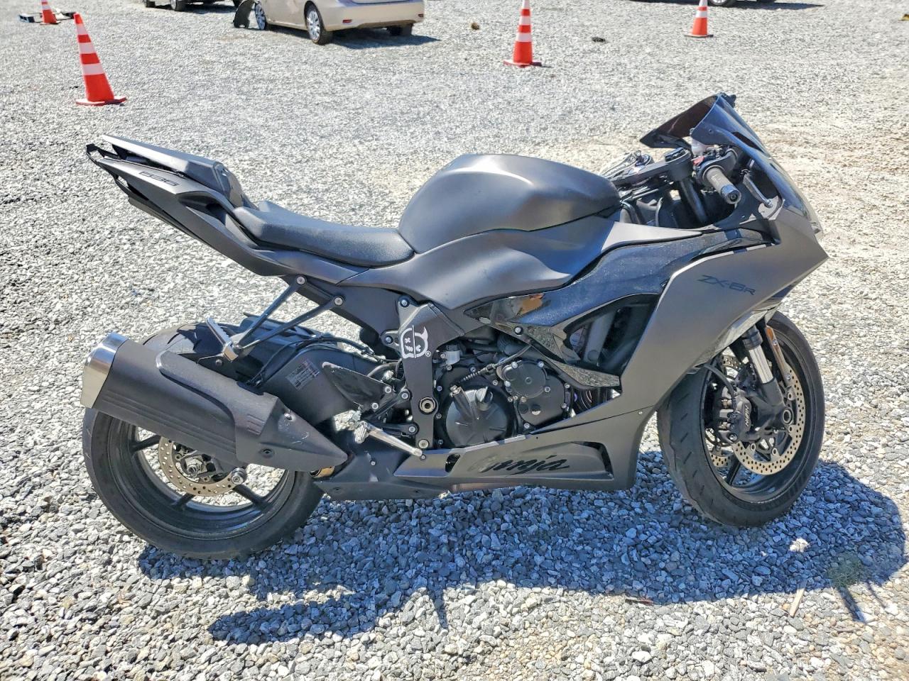 Salvage Kawasaki Ninja 636 Image
