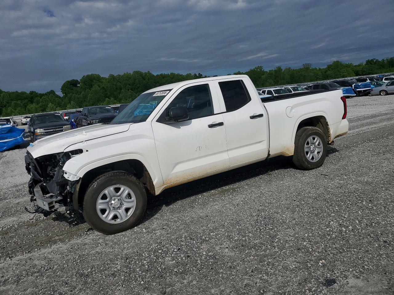 Salvage Toyota Tundra Image