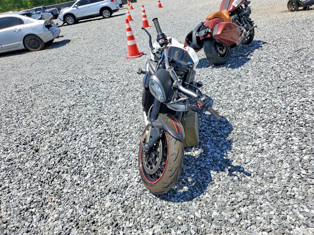 Triumph Speedtripl Rs