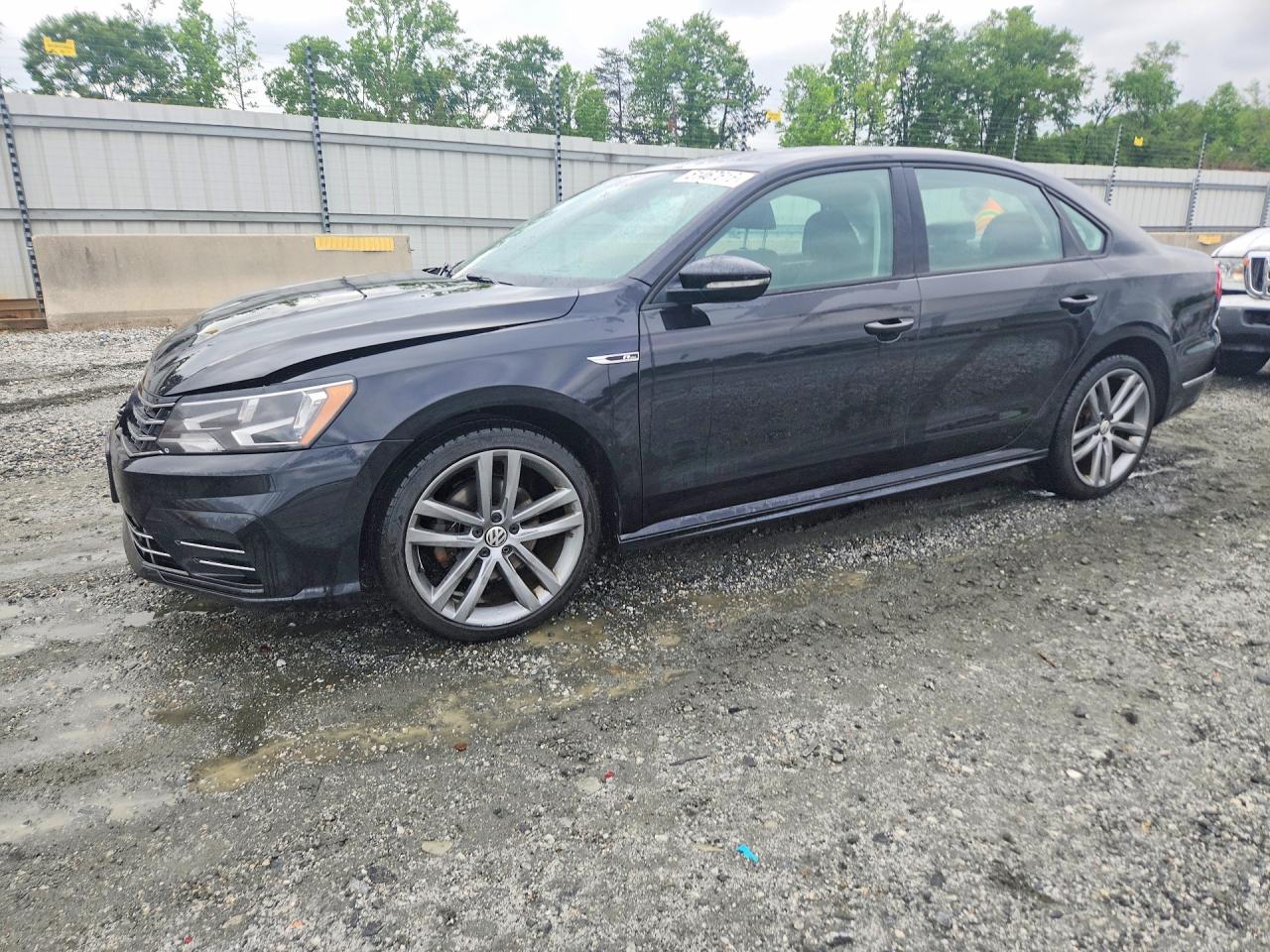 Salvage Volkswagen Passat Image