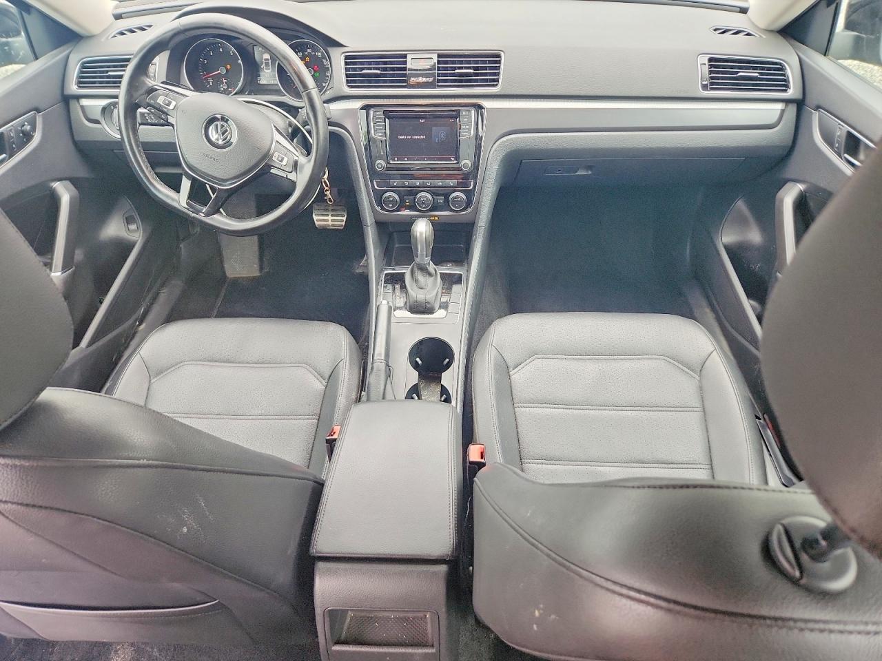 Volkswagen Passat S