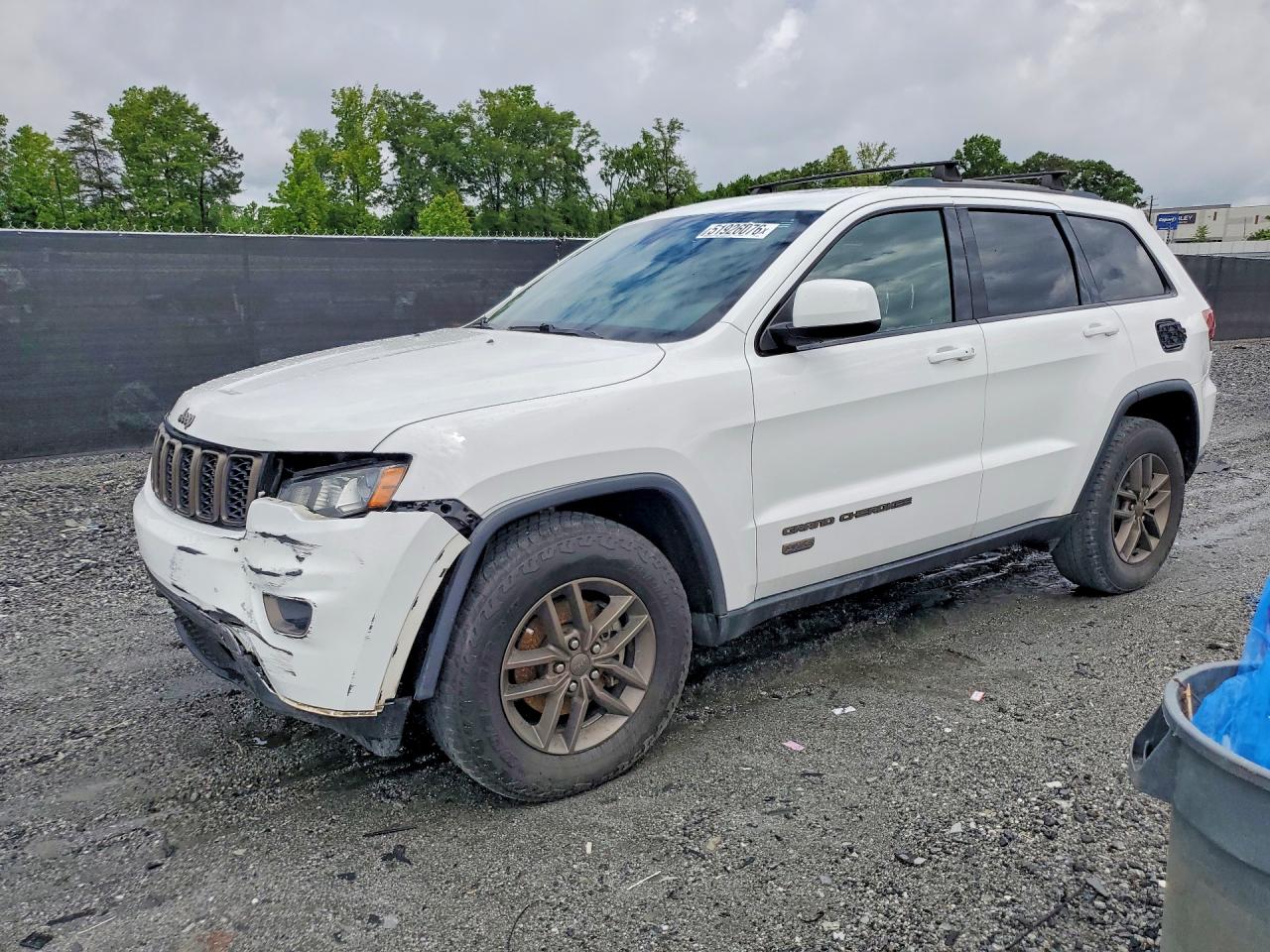 Salvage Jeep Grand Cherokee Image