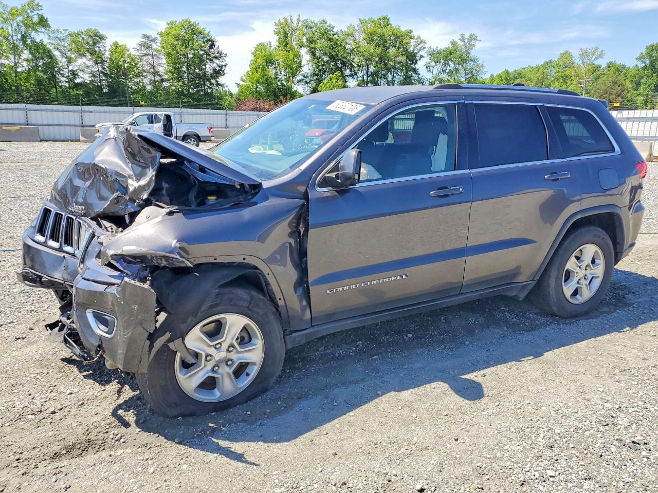 Salvage Jeep Cherokee Image
