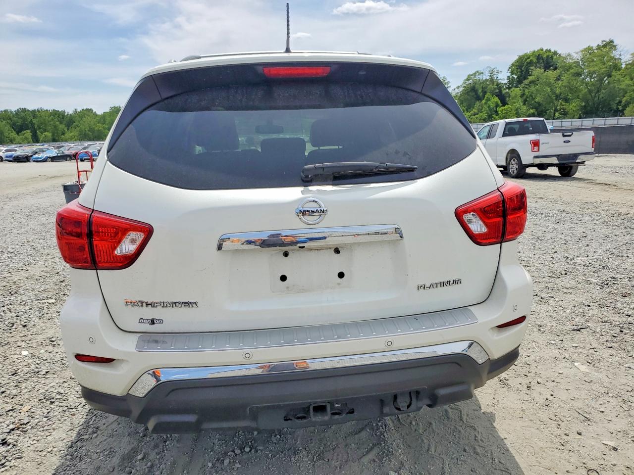 Nissan Pathfinder Platinum