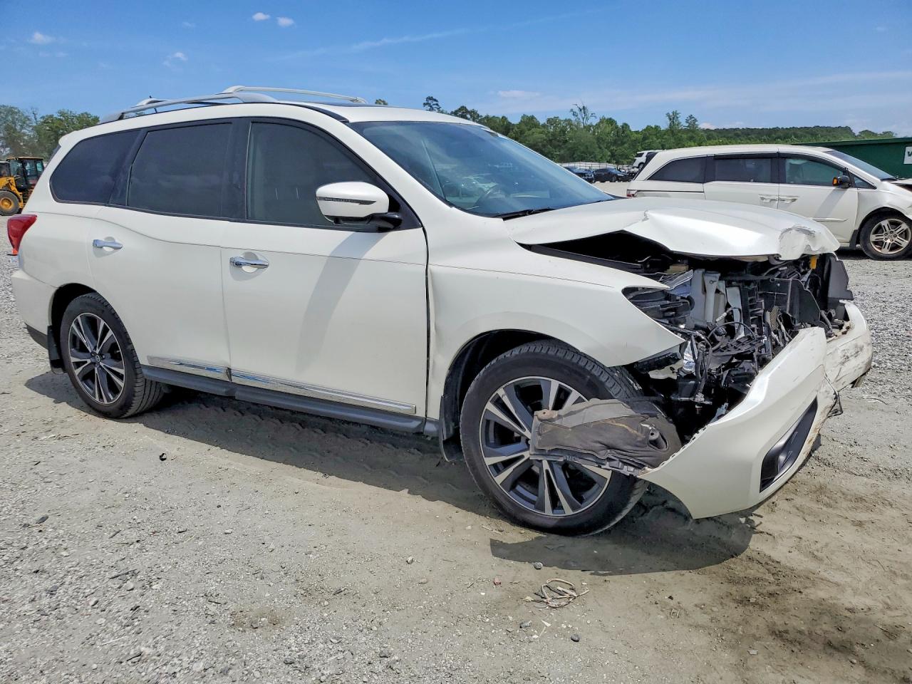 Nissan Pathfinder Platinum