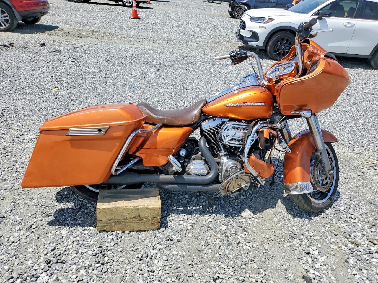 Salvage Harley-Davidson Fl Image