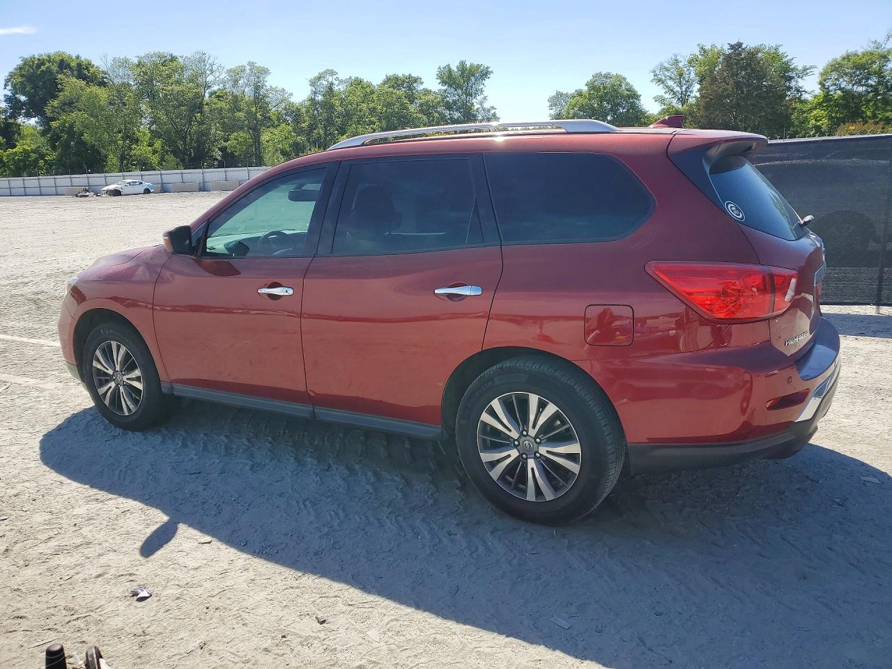 Nissan Pathfinder Sv