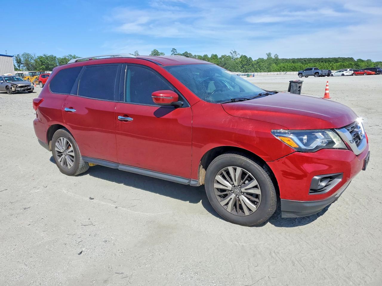 Nissan Pathfinder Sv
