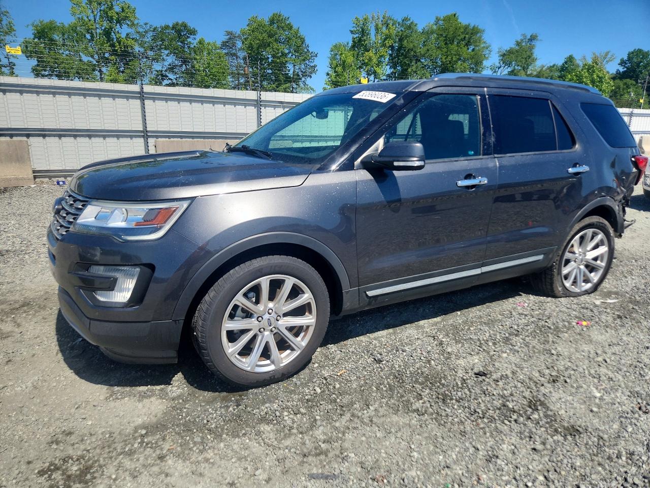 Salvage Ford Explorer Image