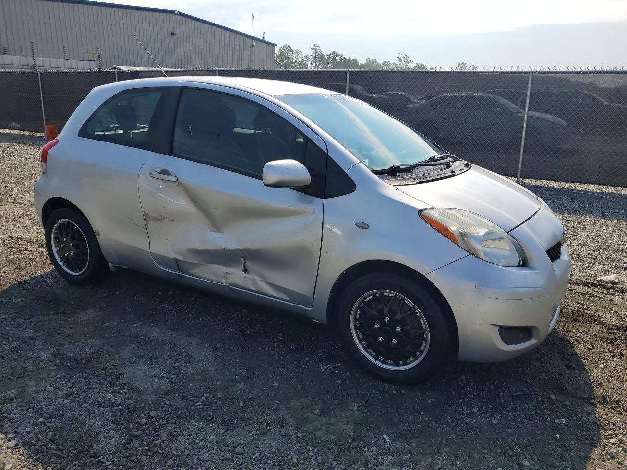 Toyota Yaris Base