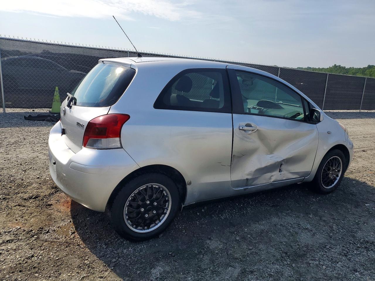 Toyota Yaris Base