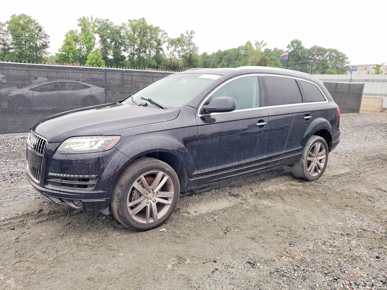 Salvage Audi Q7 Image