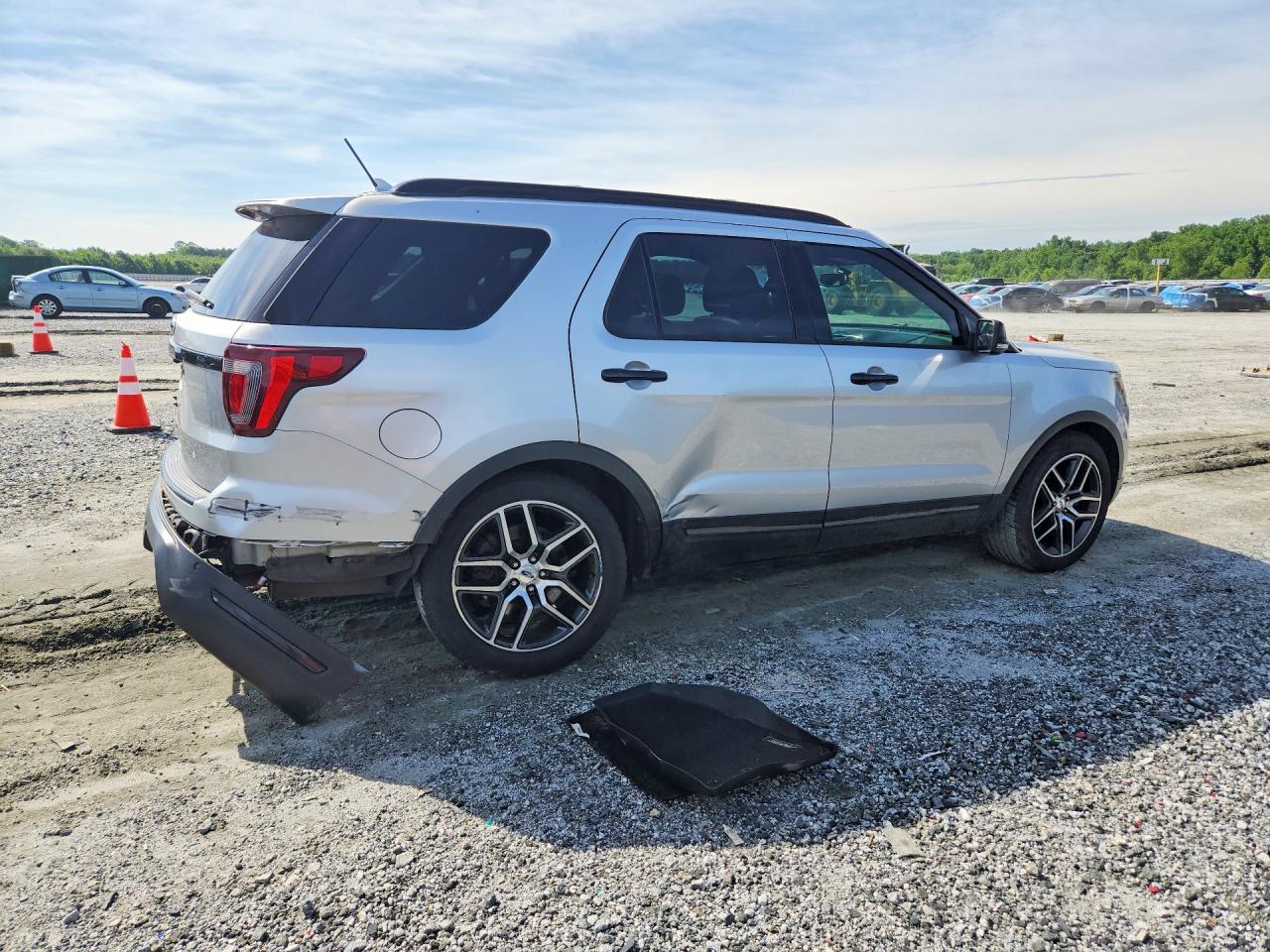 Ford Explorer Sport