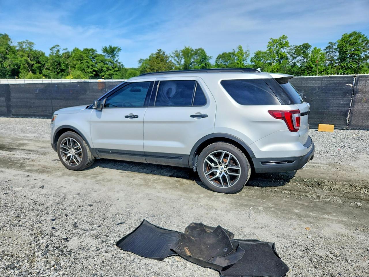 Ford Explorer Sport