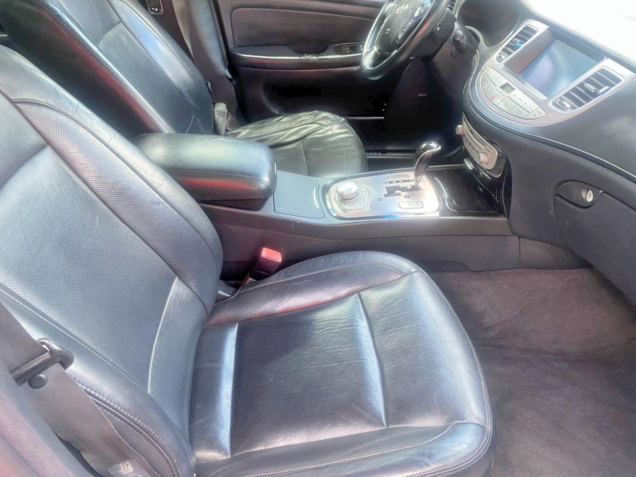Hyundai Genesis 5.0l