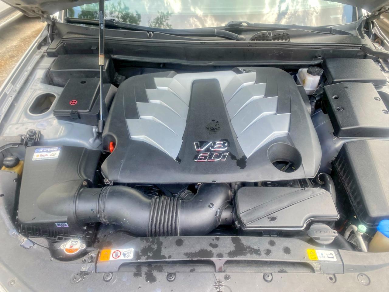 Hyundai Genesis 5.0l