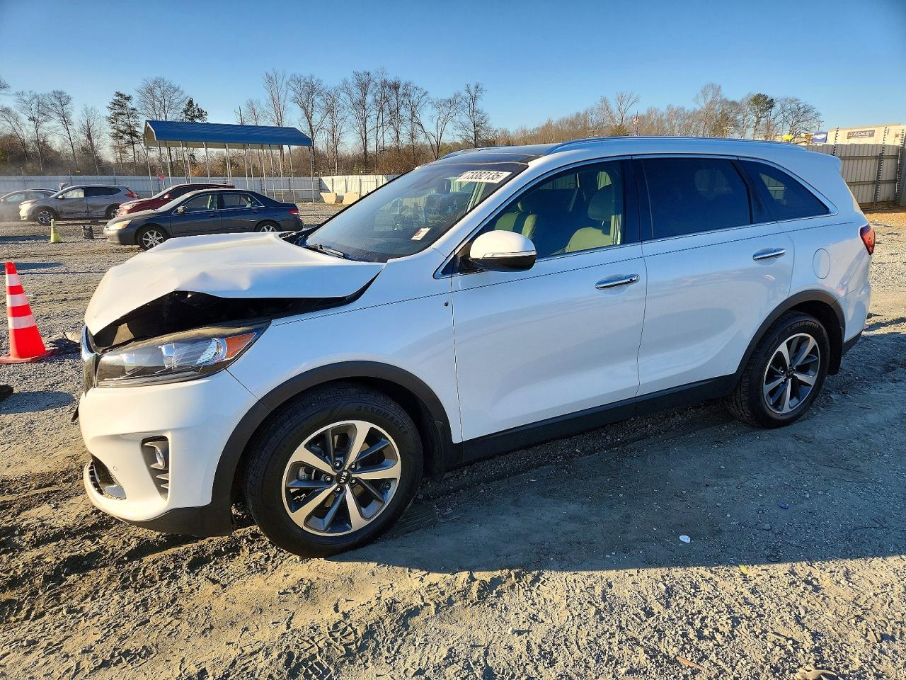 Salvage Kia Sorento Image