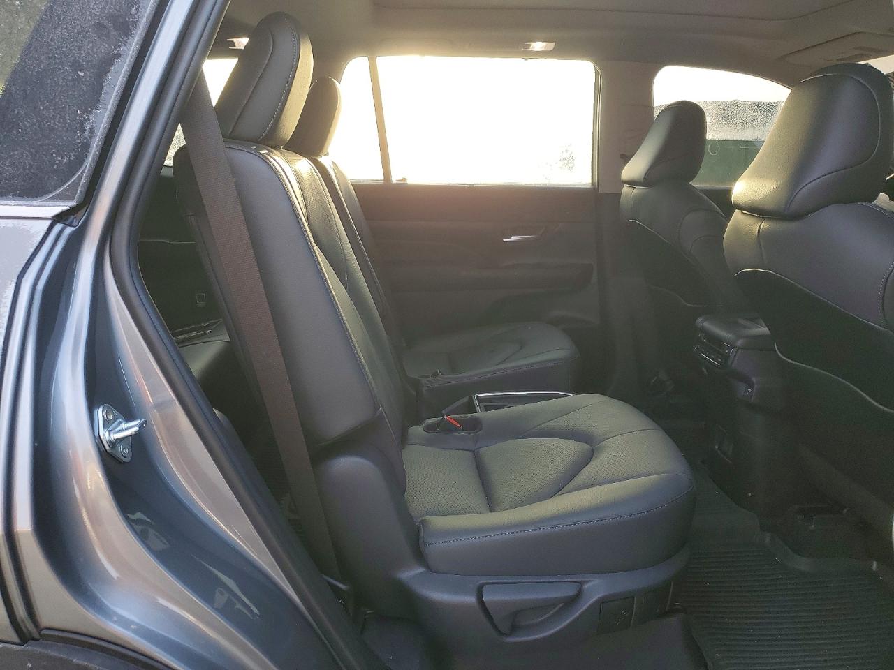 Toyota Grand High Le