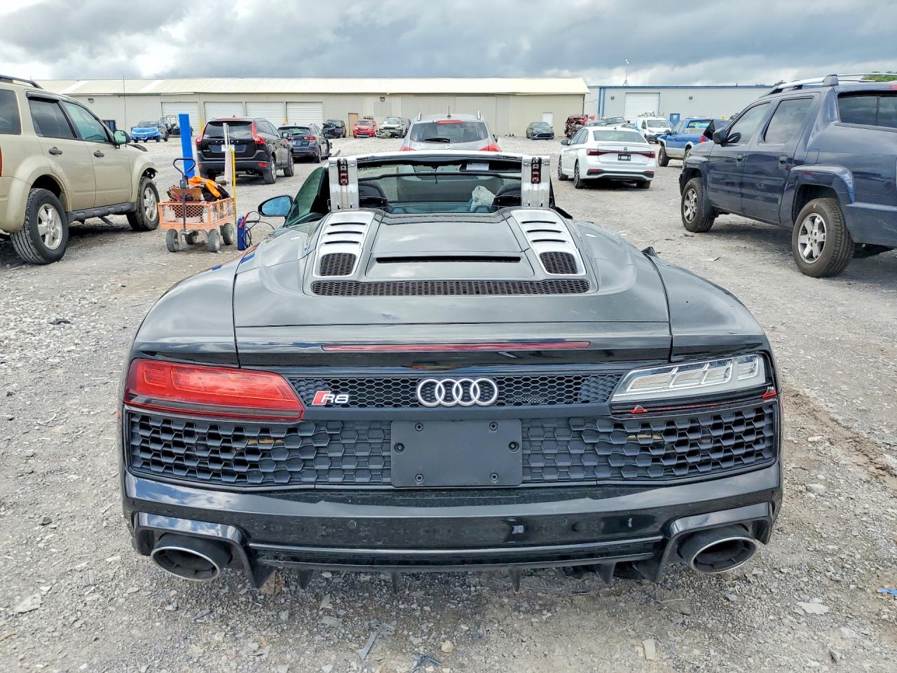 Audi R8