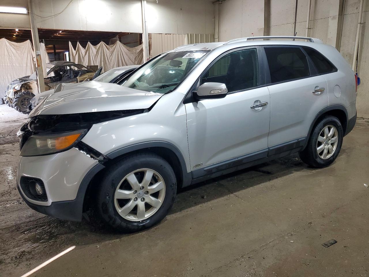 Salvage Kia Sorento Image