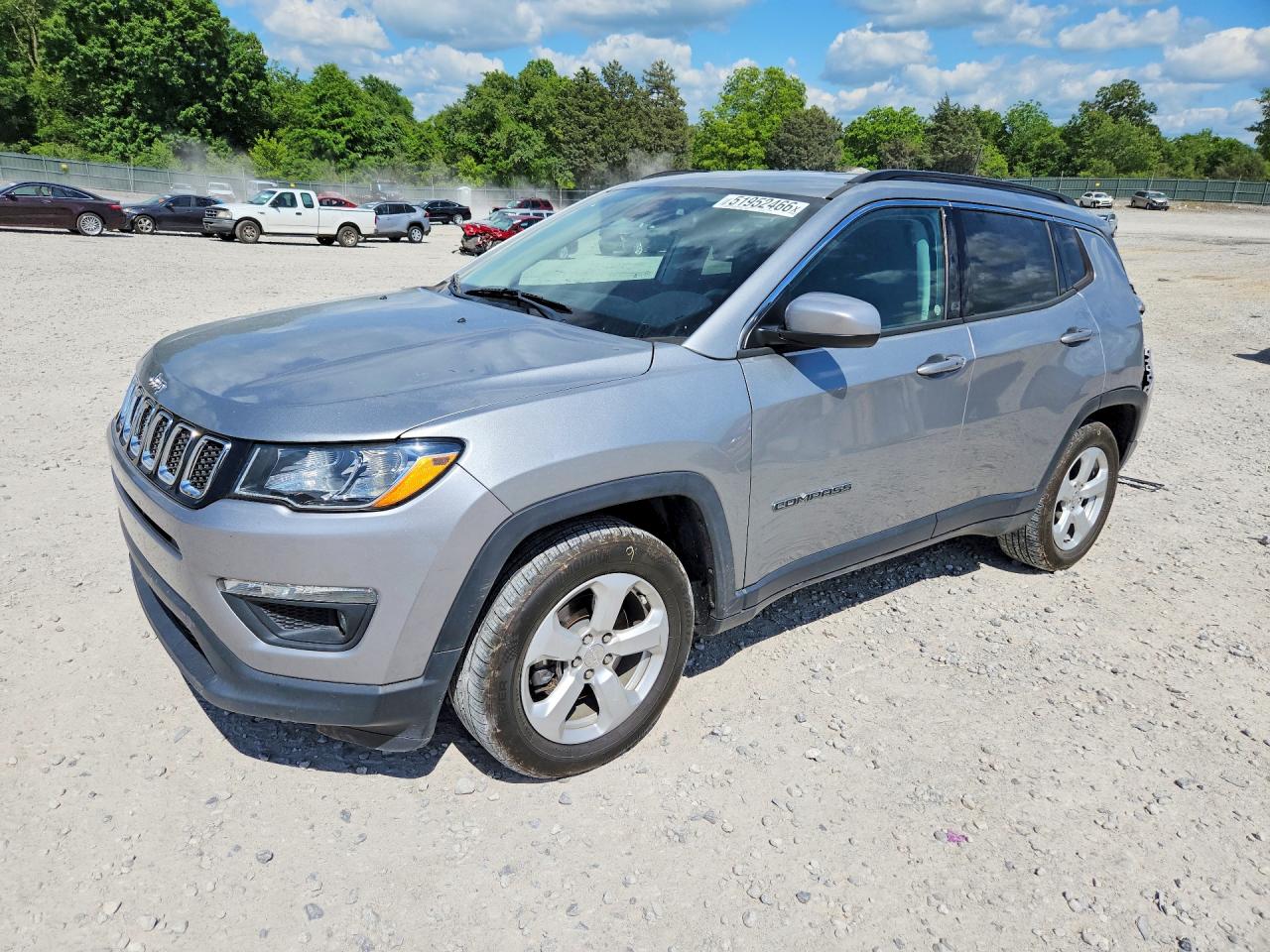 Salvage Jeep Compass Image