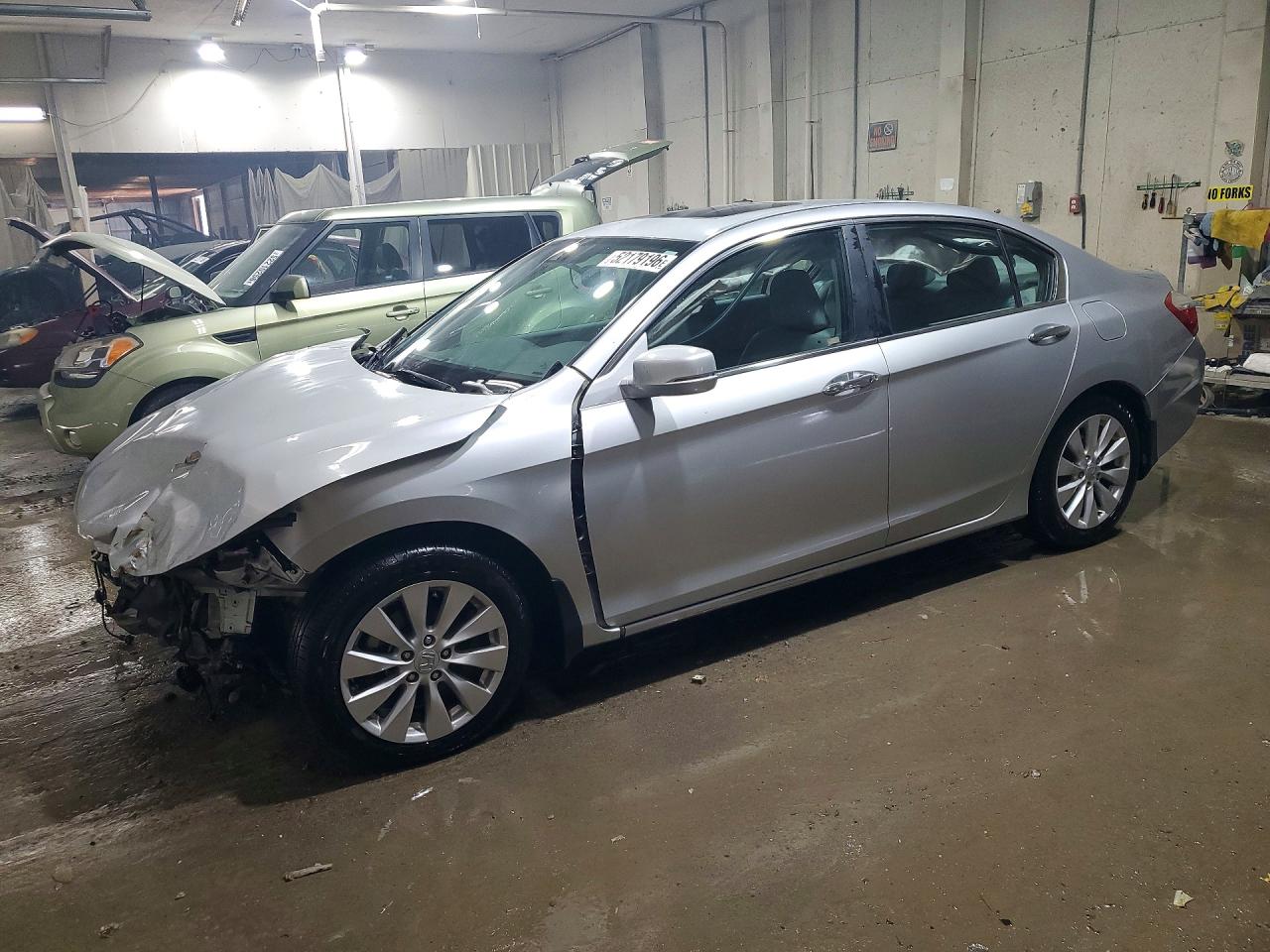 Salvage Honda Accord Image