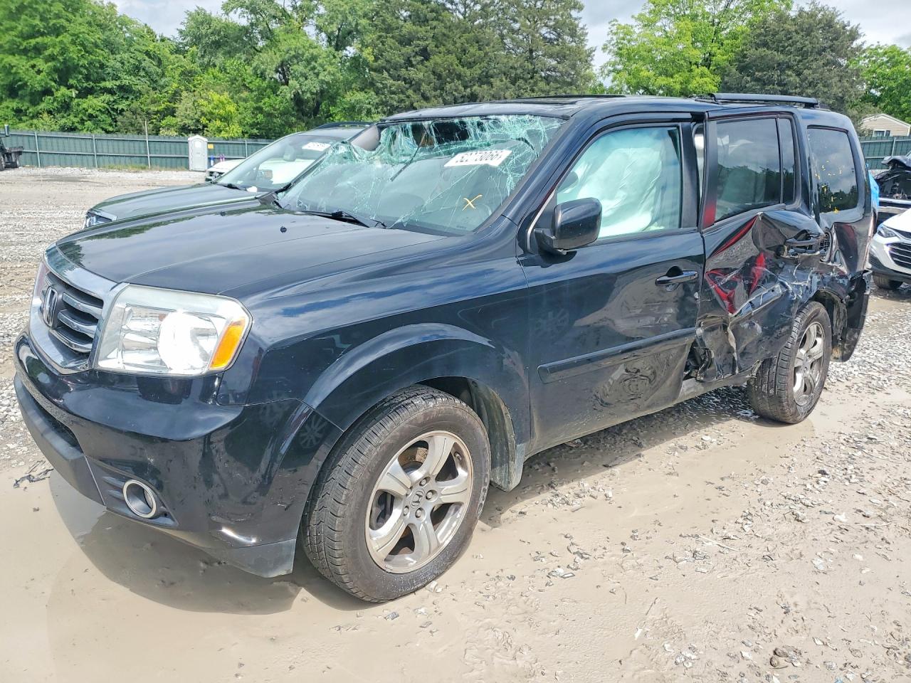 Salvage Honda Pilot Image