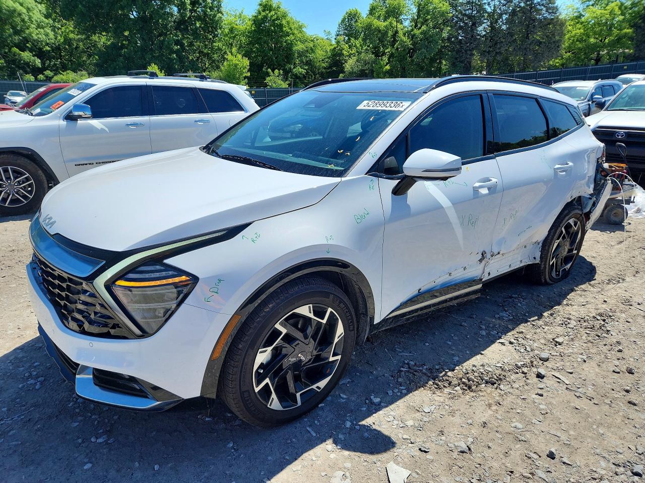 Salvage Kia Sportage Image