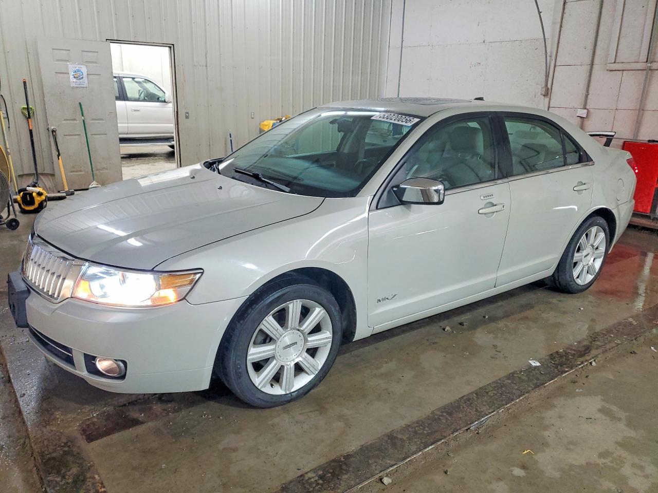 Salvage Lincoln MKZ Image