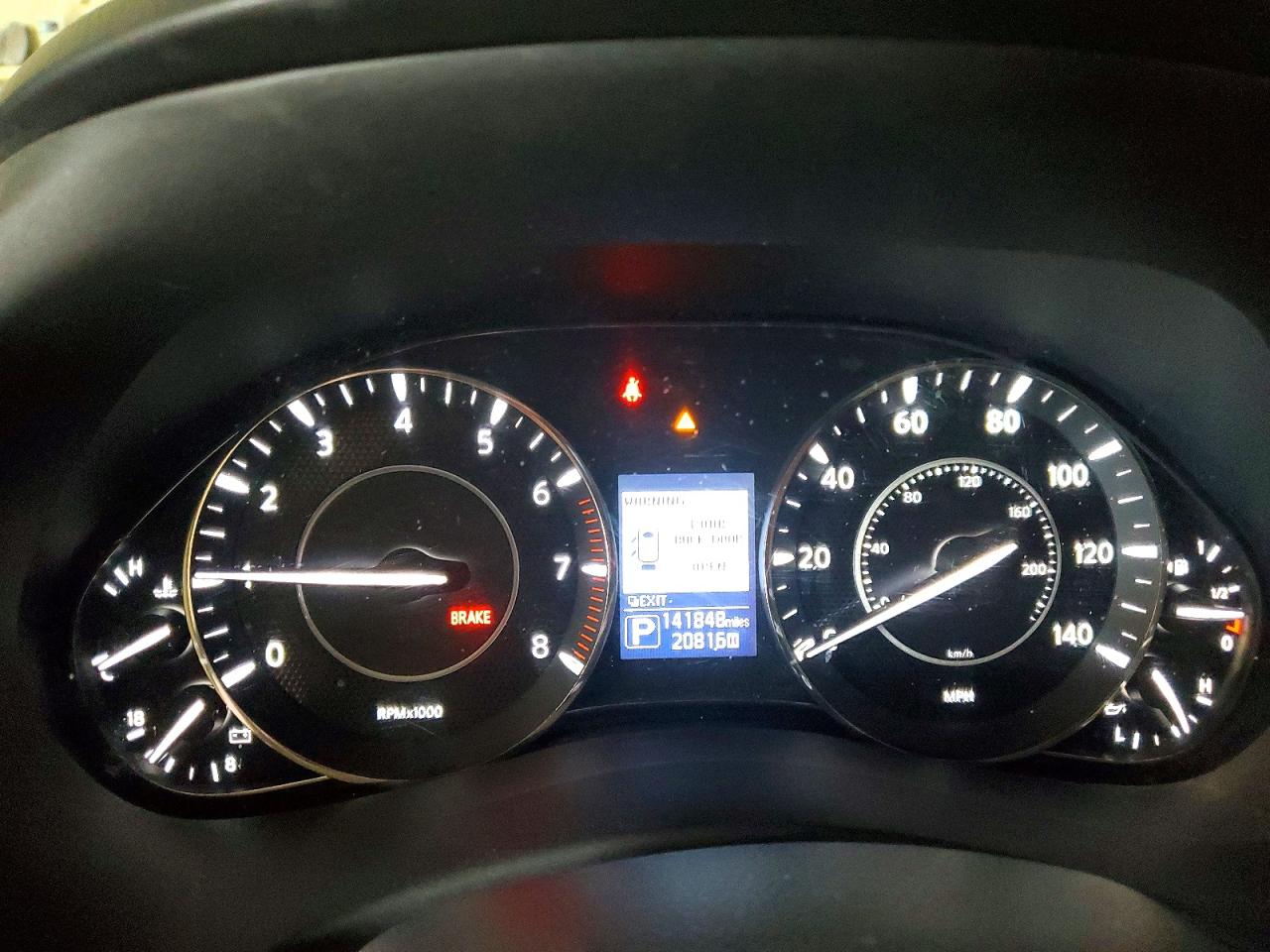 Nissan Armada Sv