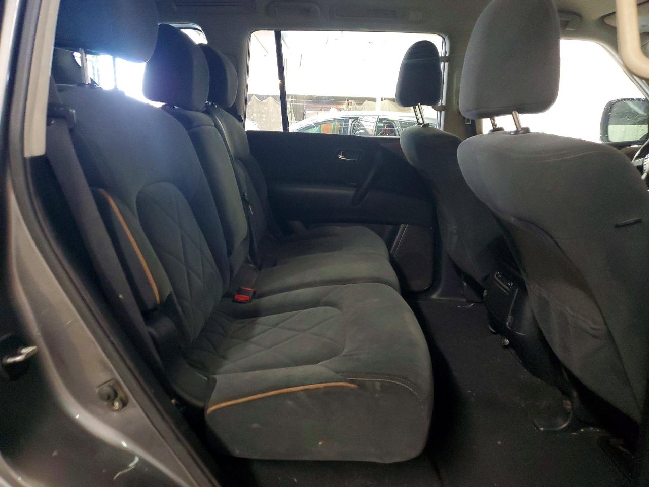 Nissan Armada Sv