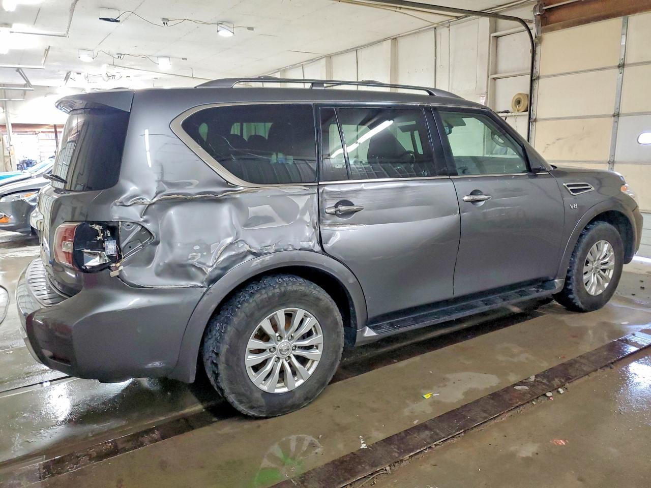 Nissan Armada Sv