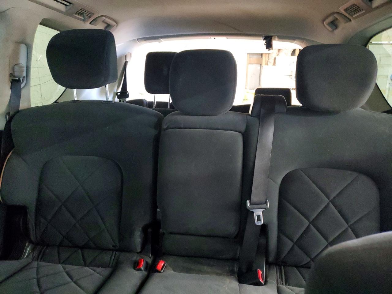 Nissan Armada Sv