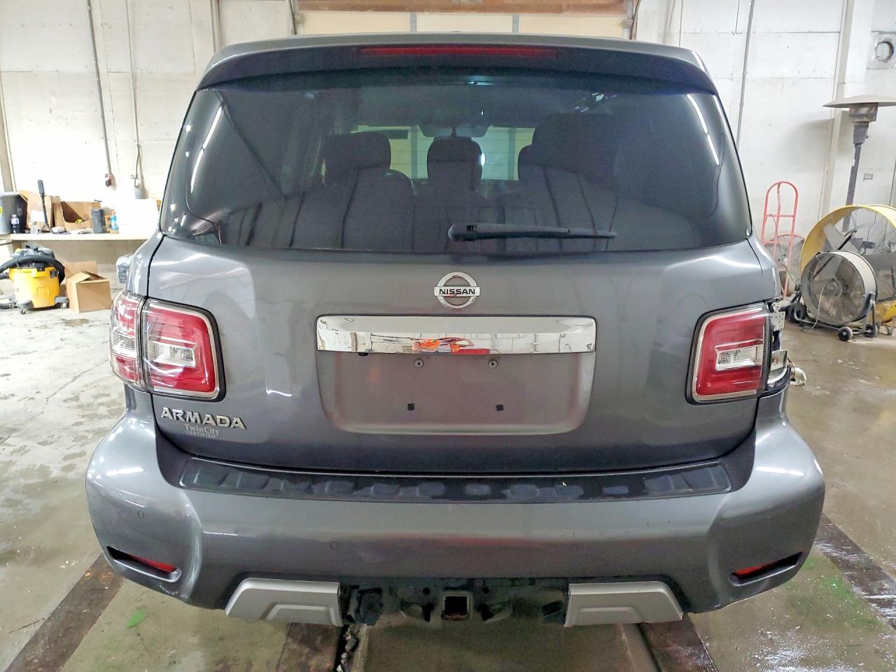 Nissan Armada Sv