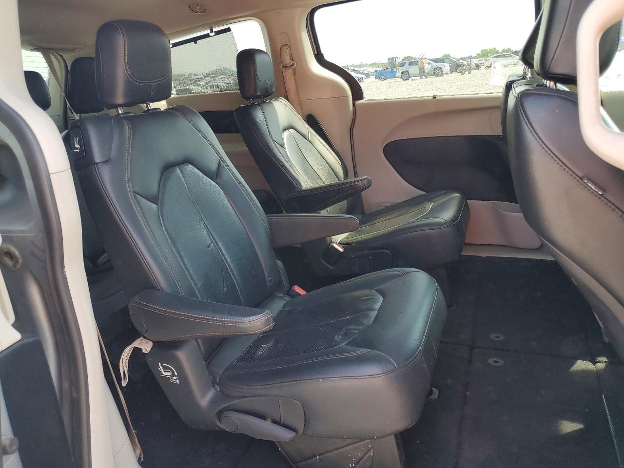 Chrysler Pacifica Touring L