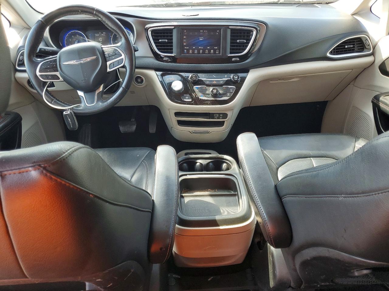 Chrysler Pacifica Touring L