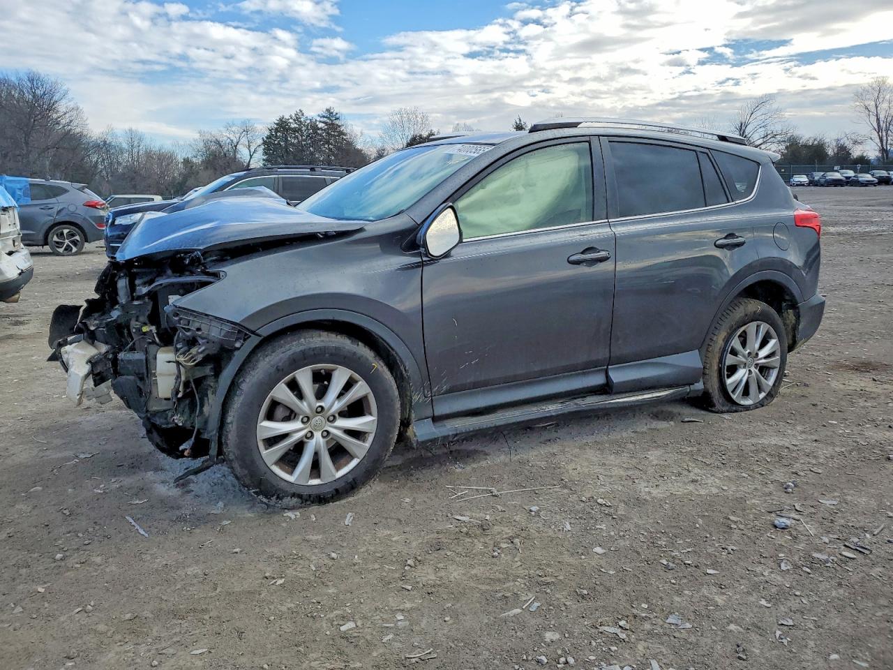 Salvage Toyota RAV4 Image