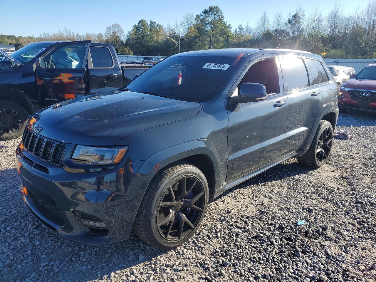 Salvage Jeep Cherokee Image